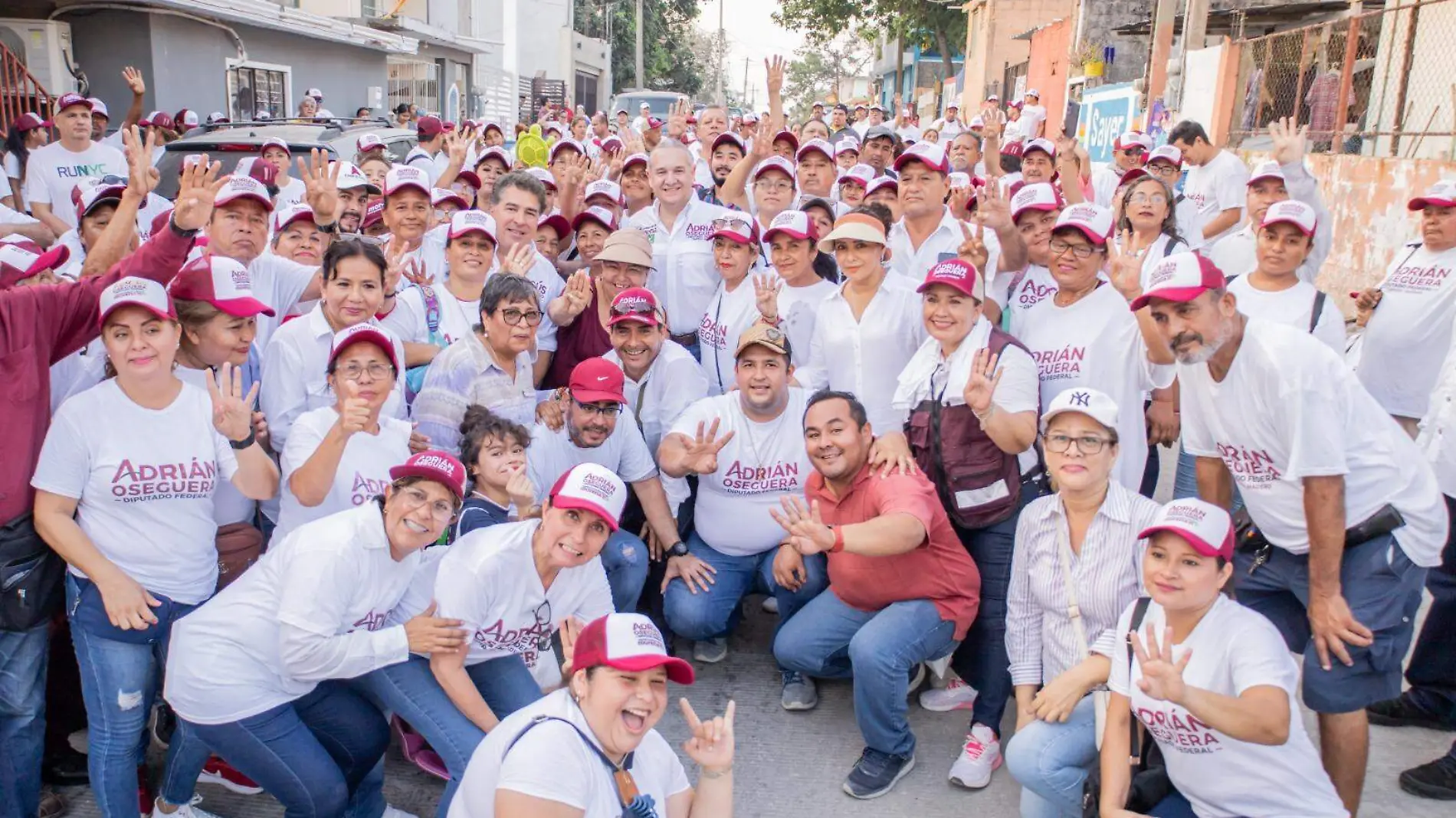 El candidato mencionó que dentro de su agenda se contempla hacer iniciativas que continúen garantizando programas sociales